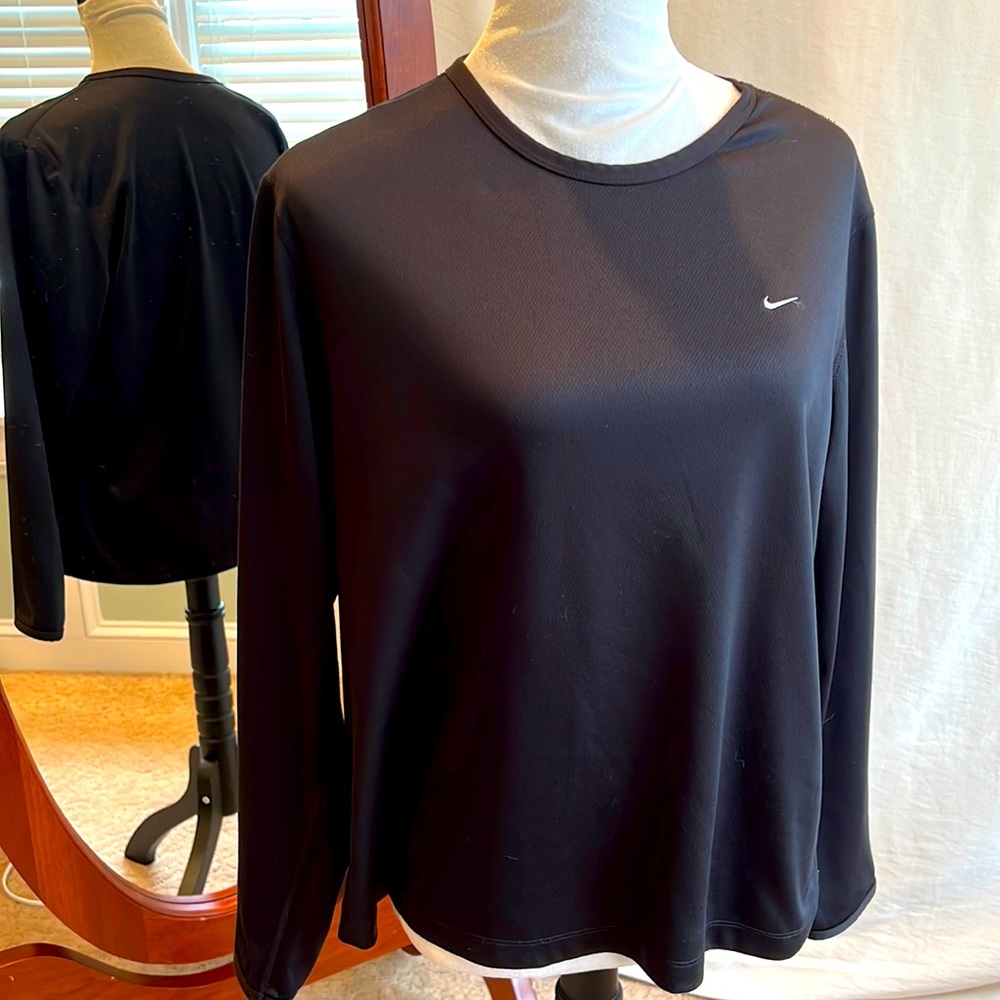 Nike Women’s Athletic~ Black~ Long Sleeve Shirt~ Dri-Fit~ Polyester~ XL